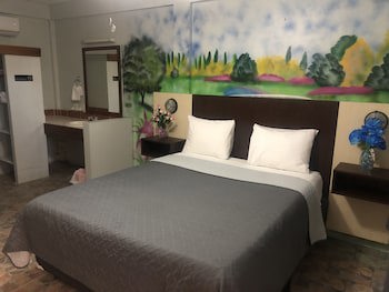 Best Time Inn Hotel - Car Rental