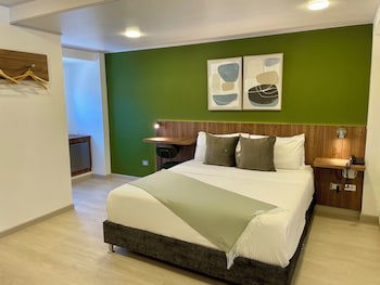 122 Plaza Apartahotel