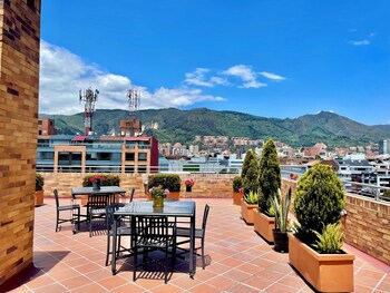 122 Plaza Apartahotel