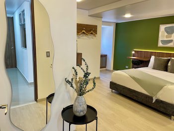 122 Plaza Apartahotel