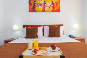 122 Plaza Apartahotel