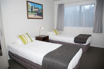 Arena Court Motel