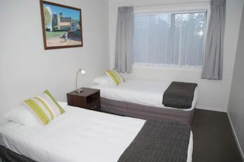 Arena Court Motel