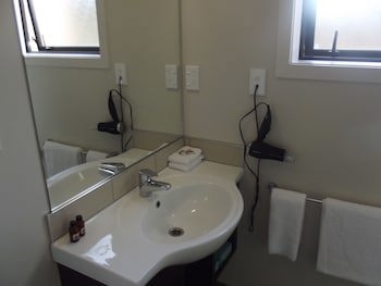 Arena Court Motel