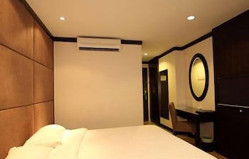 Country Hotel