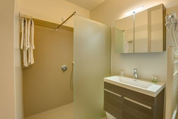 Arass Hotel & Business Flats