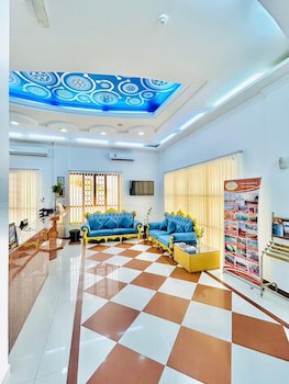 Al Ayjah Plaza Hotel