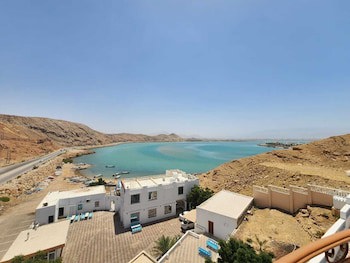 Al Ayjah Plaza Hotel
