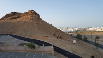 Al Ayjah Plaza Hotel