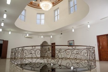 Al Ayjah Plaza Hotel