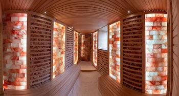 Bastya Conference And Wellness Hotel