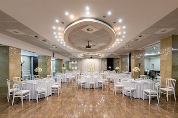 Bastya Conference And Wellness Hotel