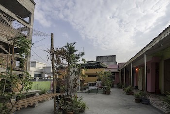 Babylon Garden Serviced Apartments