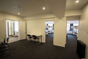 Hotel Waterloo & Backpackers