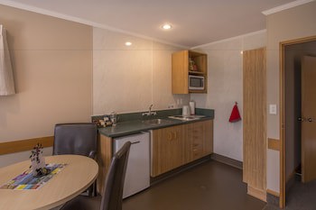 Amross Court Motor Lodge