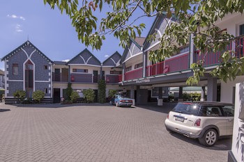 Amross Court Motor Lodge