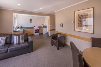 Amross Court Motor Lodge