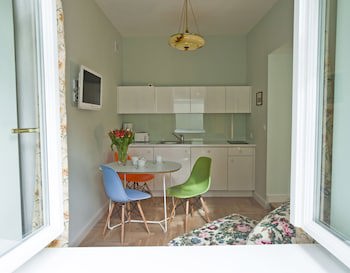 Crystal Suites Chez Helena