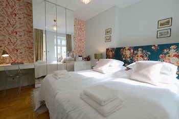 Crystal Suites Chez Helena