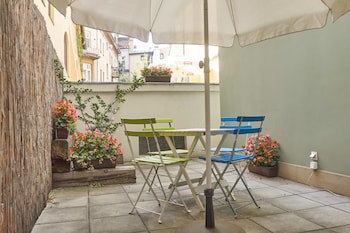 Crystal Suites Chez Helena