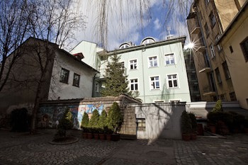 Crystal Suites Chez Helena