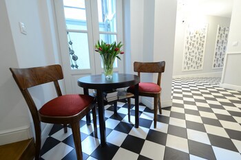 Crystal Suites Chez Helena