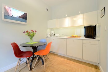 Crystal Suites Chez Helena