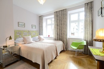 Crystal Suites Chez Helena