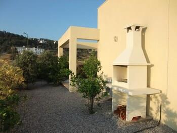 Sea Cliff Villa, 4 Beds, Sleeps 2- 8, Free Wifi,