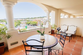 Guadalpin Suites