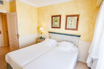 Guadalpin Suites