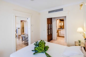 Guadalpin Suites