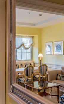 Guadalpin Suites