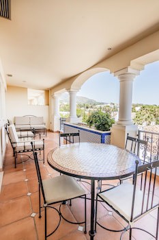 Guadalpin Suites