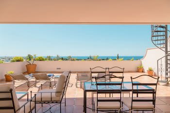 Guadalpin Suites