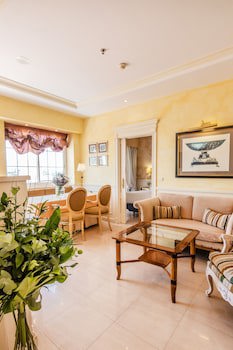 Guadalpin Suites