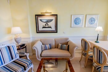 Guadalpin Suites