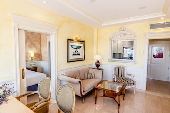 Guadalpin Suites
