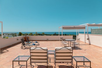 Guadalpin Suites