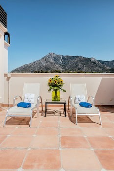 Guadalpin Suites