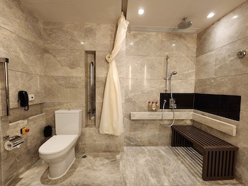 Crowne Plaza Hong Kong Kowloon East, An Ihg Hotel