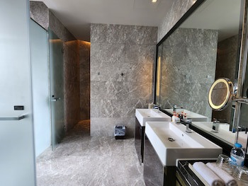 Crowne Plaza Hong Kong Kowloon East, An Ihg Hotel