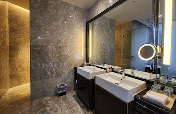 Crowne Plaza Hong Kong Kowloon East, An Ihg Hotel