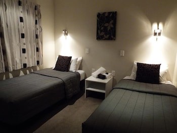 Avenue Motel