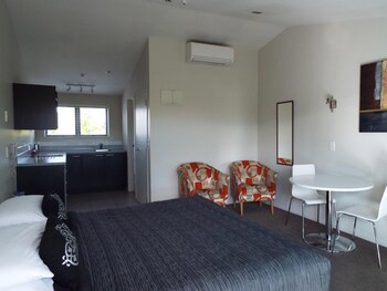 Avenue Motel