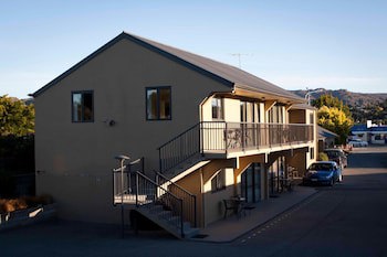 Avenue Motel