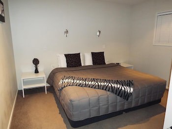 Avenue Motel