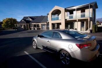 Avenue Motel