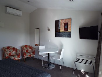 Avenue Motel