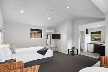 Avenue Motel